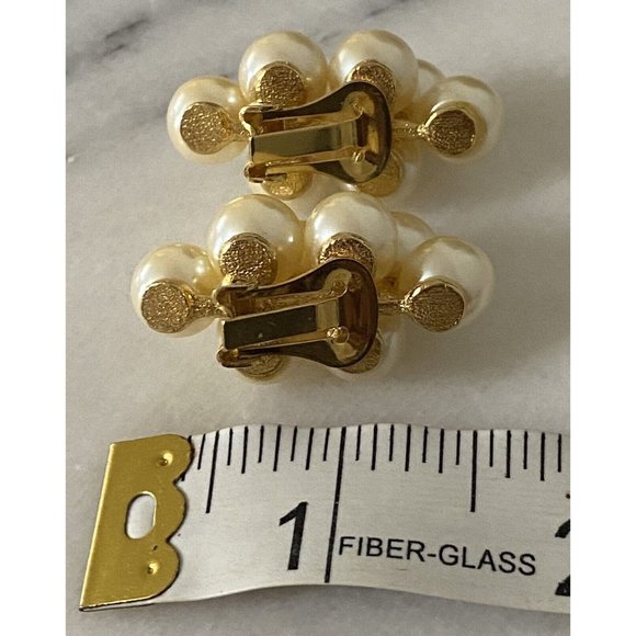 Vintage Estate Earrings Clip On Cluster Faux Pearls Gold Tone Clip On - Picture 8 of 12